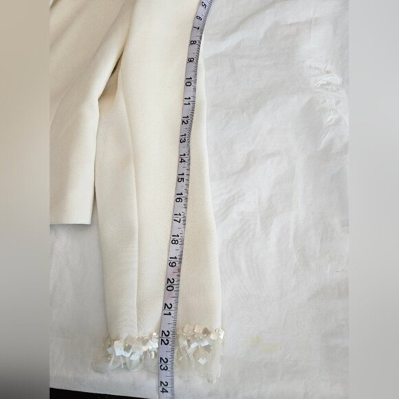 Tahari Vintage Ruffle Women's Jacket. Cream. Size 4 - Picture 13 of 15